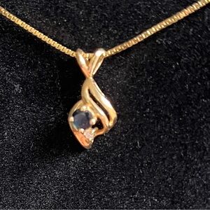Elegant 14K Gold and Blue Sapphire Pendant